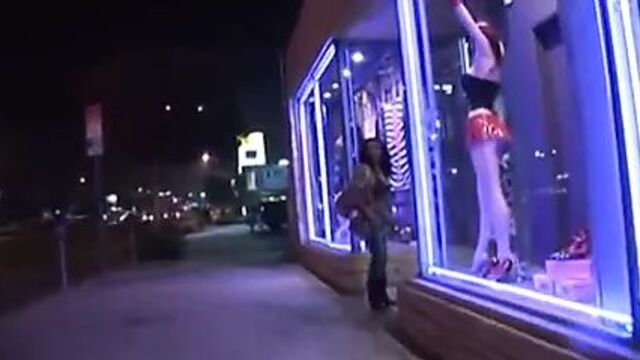 Pinky and bootylicious, so deliscious