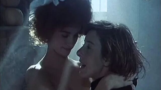 Penelope Cruz nude in Serie Rose (1991)