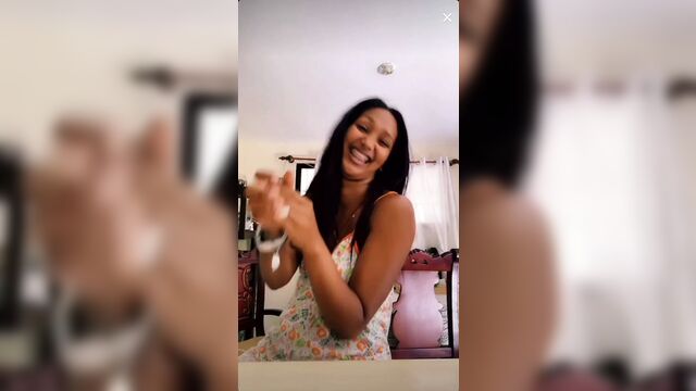 Nipslip girl on TikTok live