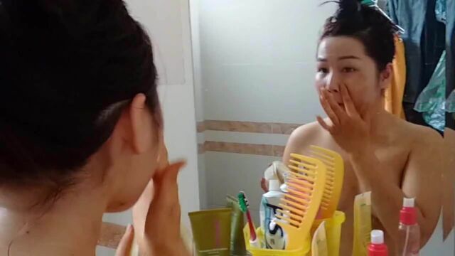 Gai bao 18 tuoi Hau Giang bi lo clip tran truong 5