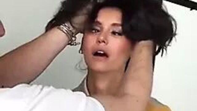 Nina Dobrev orgasme