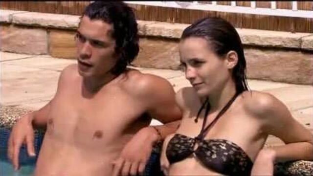 Sharni Vinso Jessica Tovey bikini