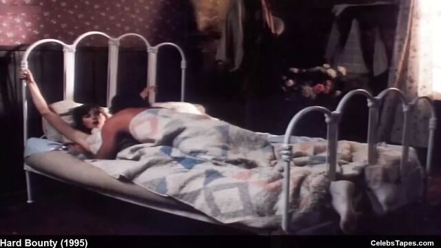 Felicity Waterman, Kelly LeBrock, Kimberly Kelley nude video