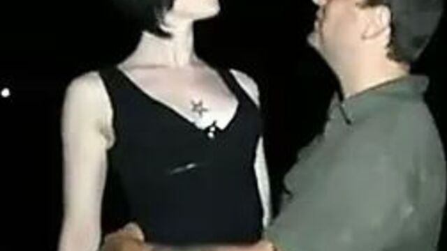 Offered french gf to strangers outdoors