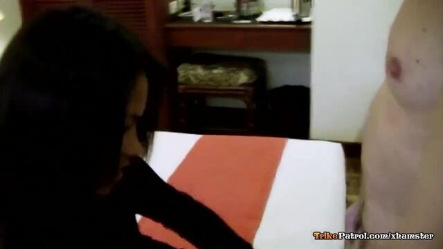 Filipina likes to Blowjob and Fuck