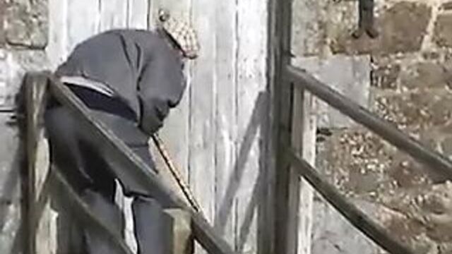 Old french grandpa peeps for young couple