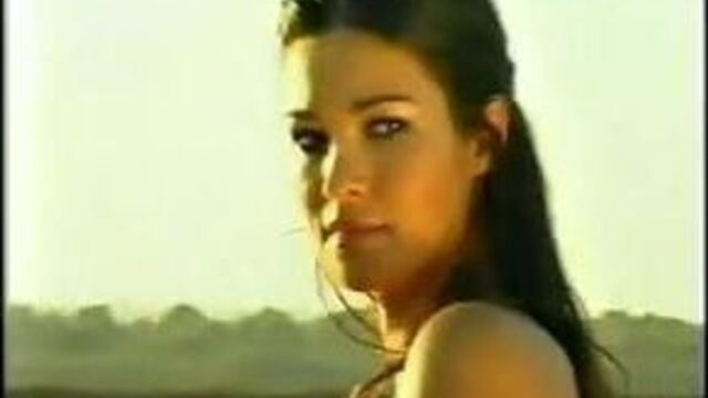 Manuela Arcuri - Backstage calendaio Panorama