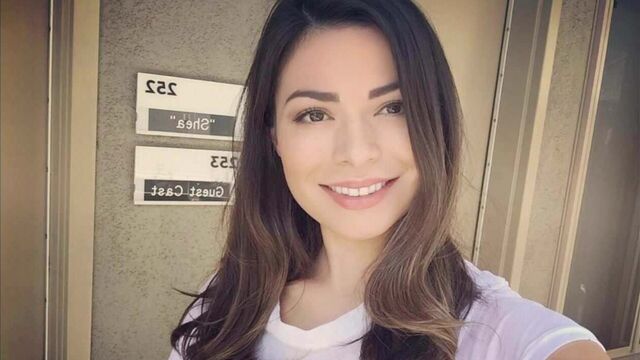 Miranda Cosgrove jerk off challenge