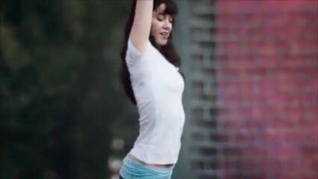 Mary Elizabeth Winstead - Hot Dance