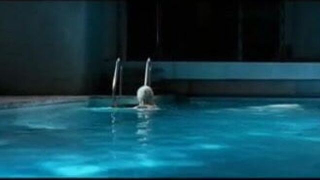 Louise bourgoin se baigne nue