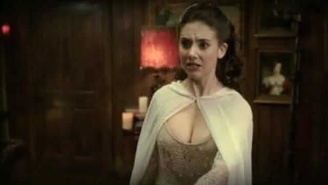 Alison Brie - Community 03