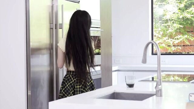 Jade Kush - Mom Is Never Home