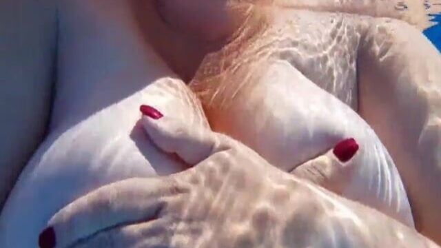 Big Tits Under Water 4