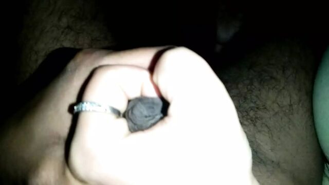 Indian real maa beta sex raat ko maa jaag gyi.