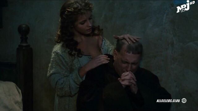 Isabella Ferrari in Good King Dagobert