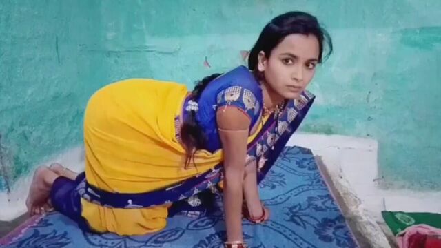 Aaj to Meri biwi ki gand faad di tel laga ke gand me daal diya mera mota land meri randi biwi chilla gayi anal sex video