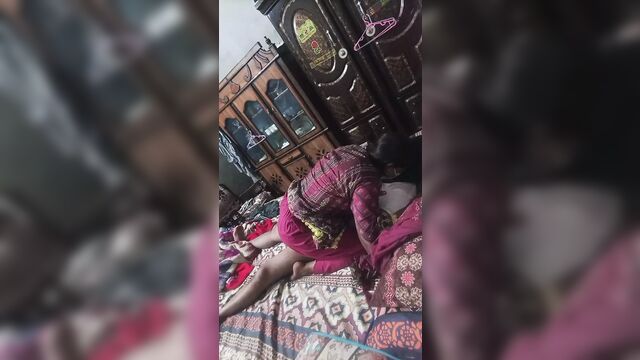 Bare bare dudhwali sudipa bhabhi ko ricksawala ne chod dala 100%