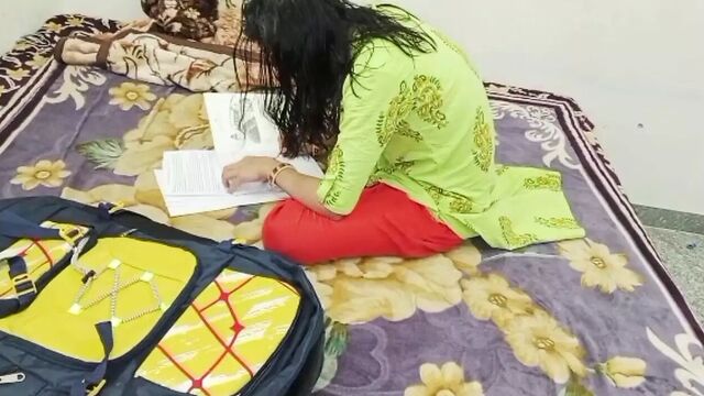 Apni choti bahin ko choda jordar