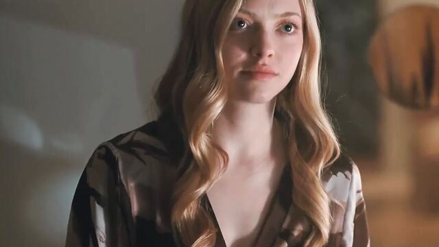 Amanda Seyfried and Julianne Moore - 'Chloe'