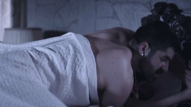 Ayn Zoya (Undekhi) hot scene