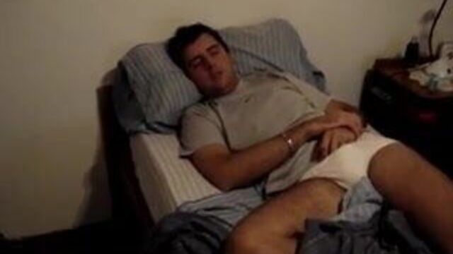 Str8 roommate bulge