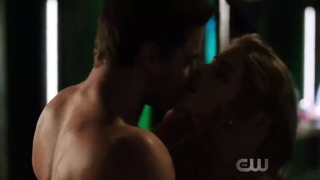 Hot Felicity and Oliver sex scene in Arrow