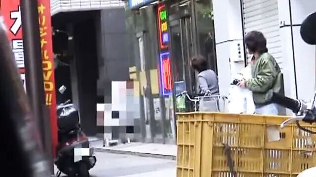 JAV public nudity thong bikini walking in Tokyo Subtitled