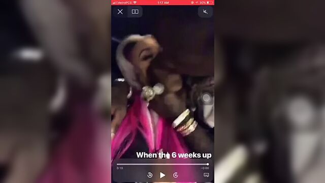 Cardi B get fingering by her bf