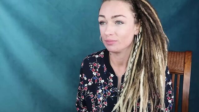 MILF Youtuber See Through Leggings Try On and Squat