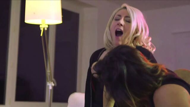 Emma Chloe Julie Orgie