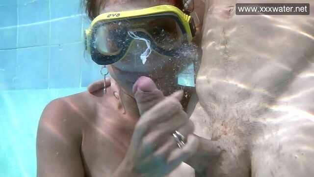 Hardcore blowjob underwater Minnie Manga